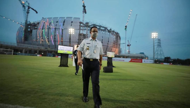 Anies Tabuh Bedug Malam Takbiran di Jakarta International Stadium